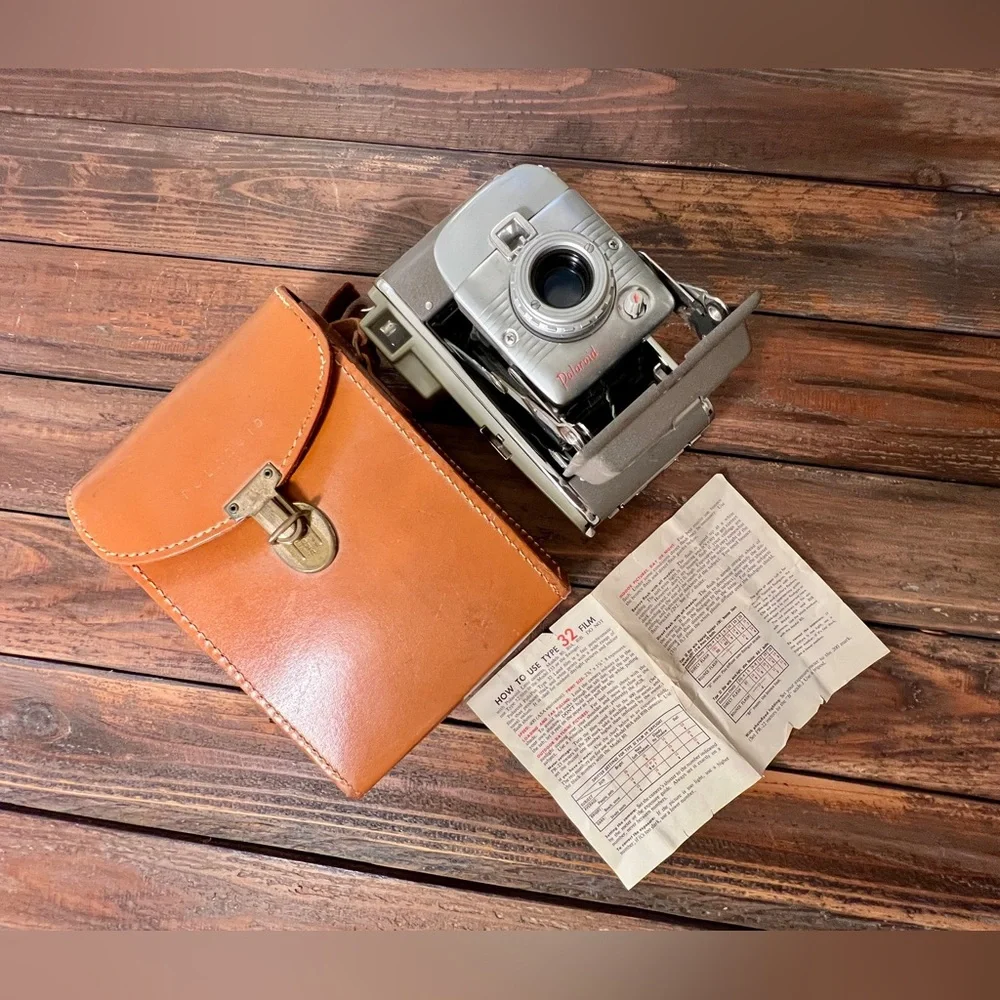 POLOROID Vintage 1950’s MODEL 80 LAND CAMERA W/ lined Genuine Leather Case/Bag